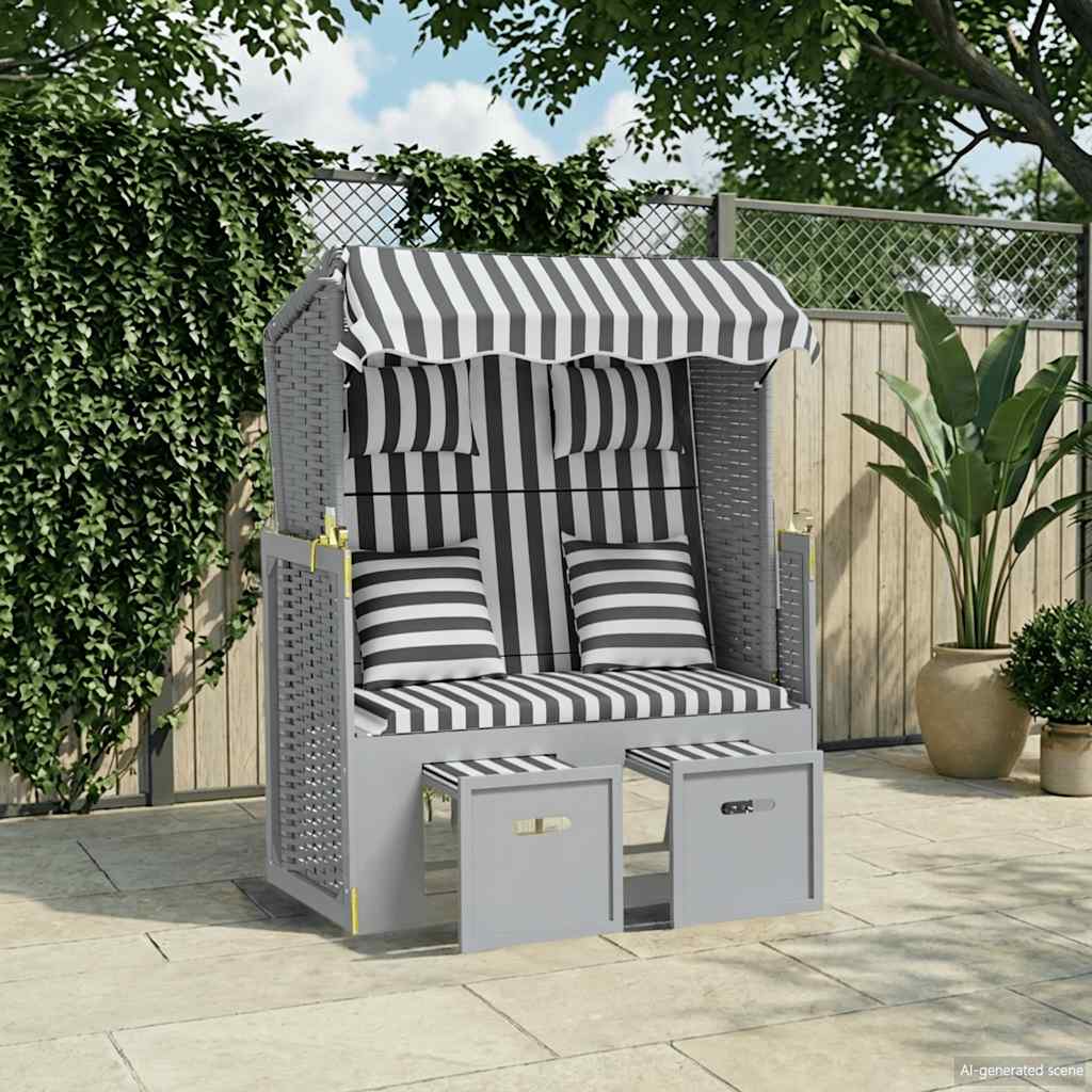szürke-fehér polyrattan és tömör fa strandszék párnákkal