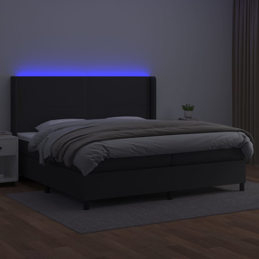 fehér műbőr rugós ágy matraccal és LED-del 200x200 cm