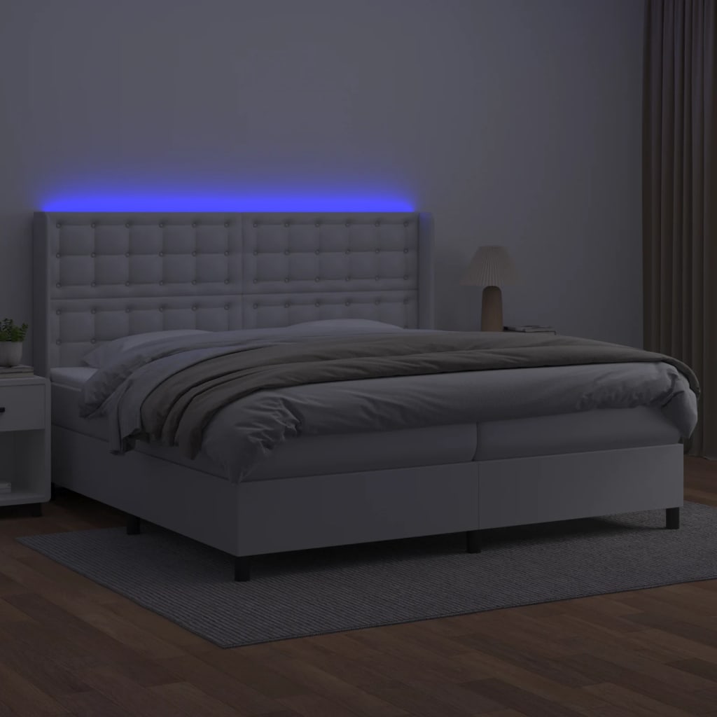 fehér műbőr rugós ágy matraccal és LED-del 200x200 cm