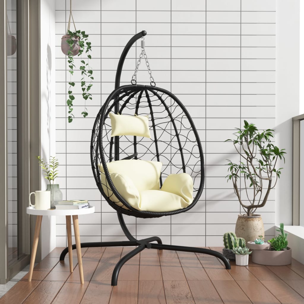 krémfehér polyrattan és acél függő tojás alakú szék párnával