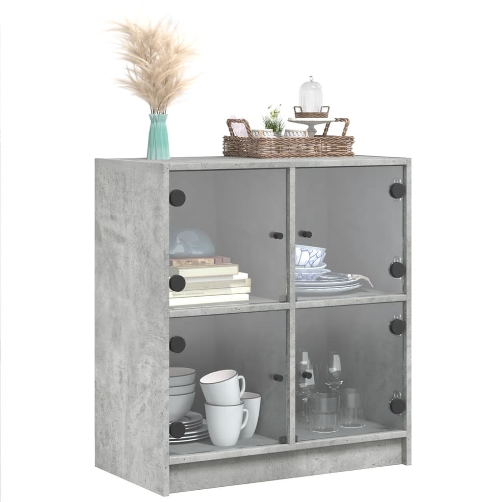 betonszürke kisszekrény üvegajtókkal 68 x 37 x 75,5 cm