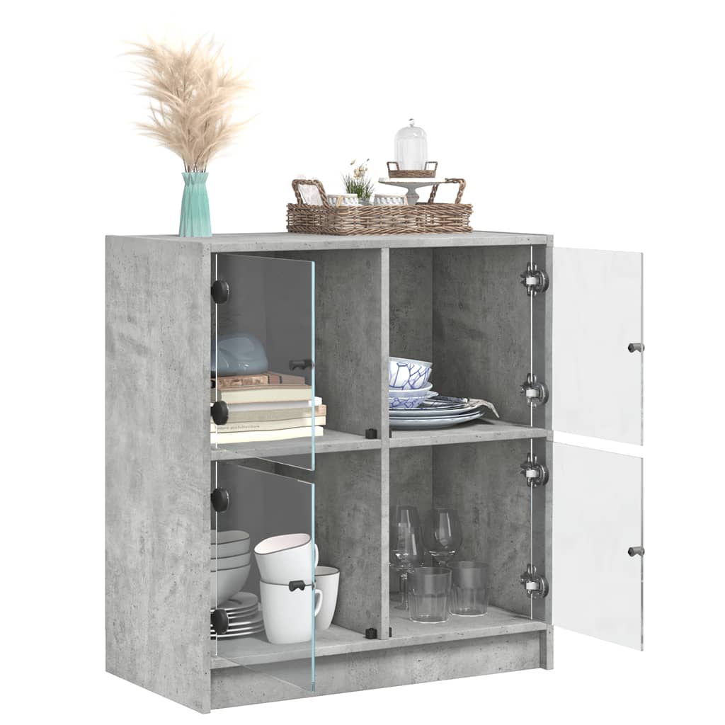 betonszürke kisszekrény üvegajtókkal 68 x 37 x 75,5 cm
