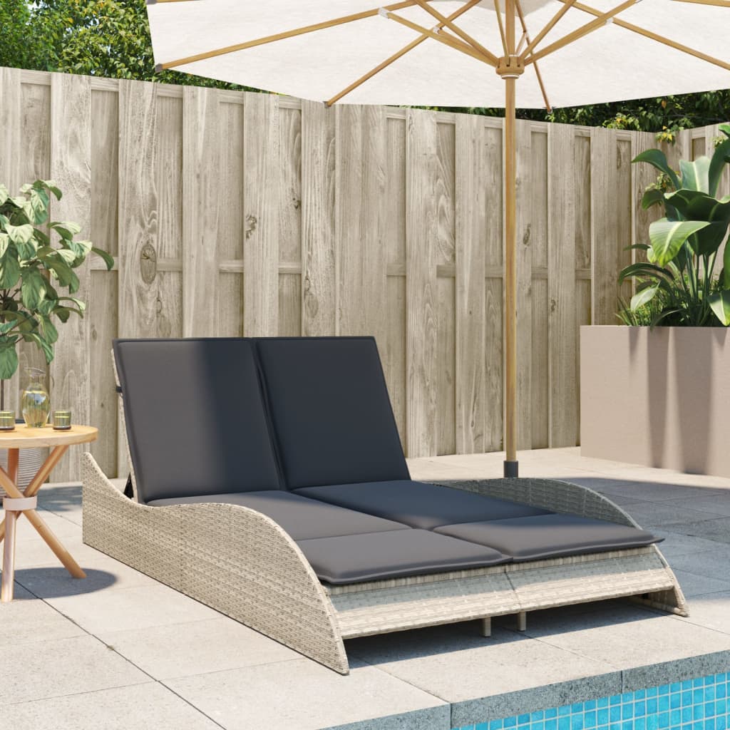világosszürke polyrattan napozóágy párnákkal 114x205x73 cm