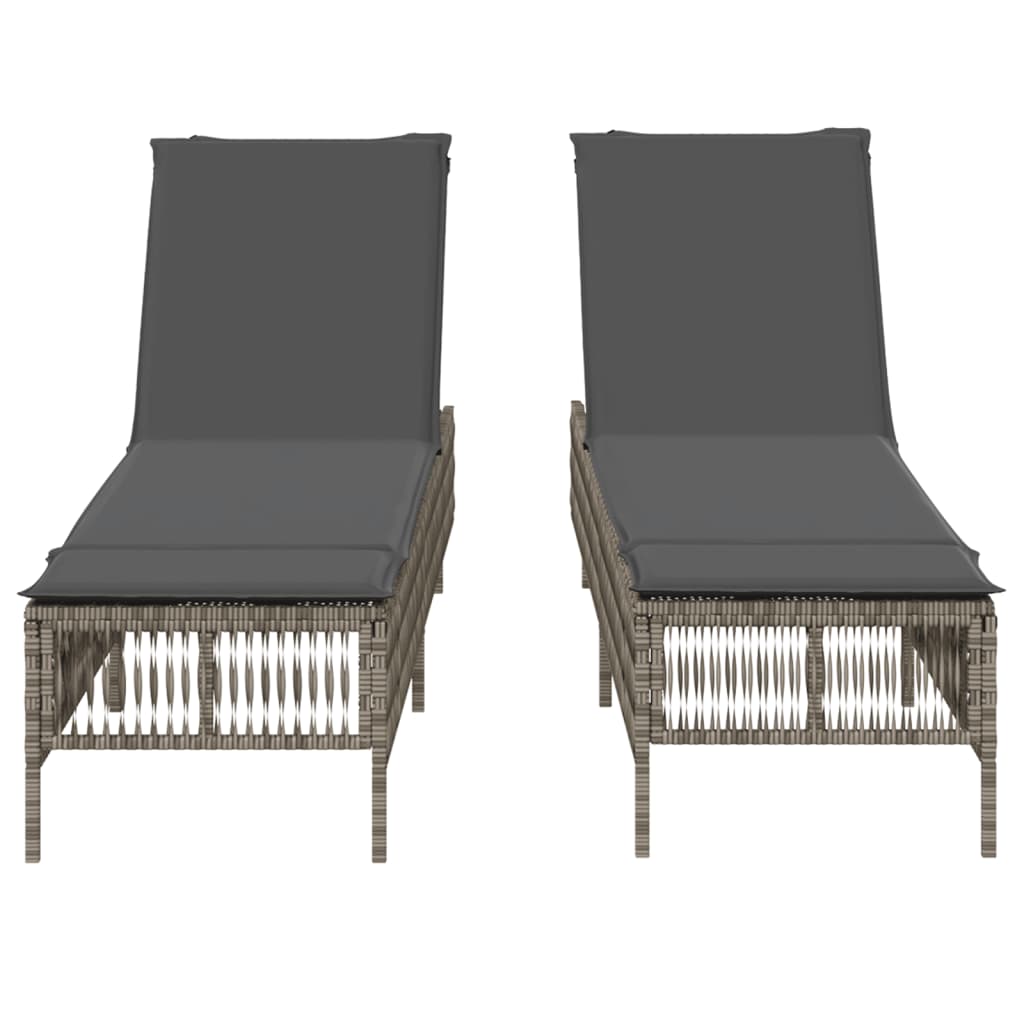 2 db világosszürke polyrattan napozóágy párnával