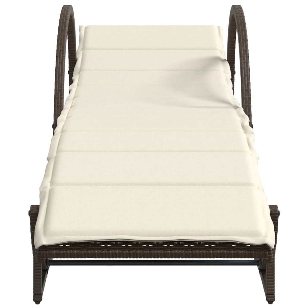 2 db barna polyrattan napozóágy párnával