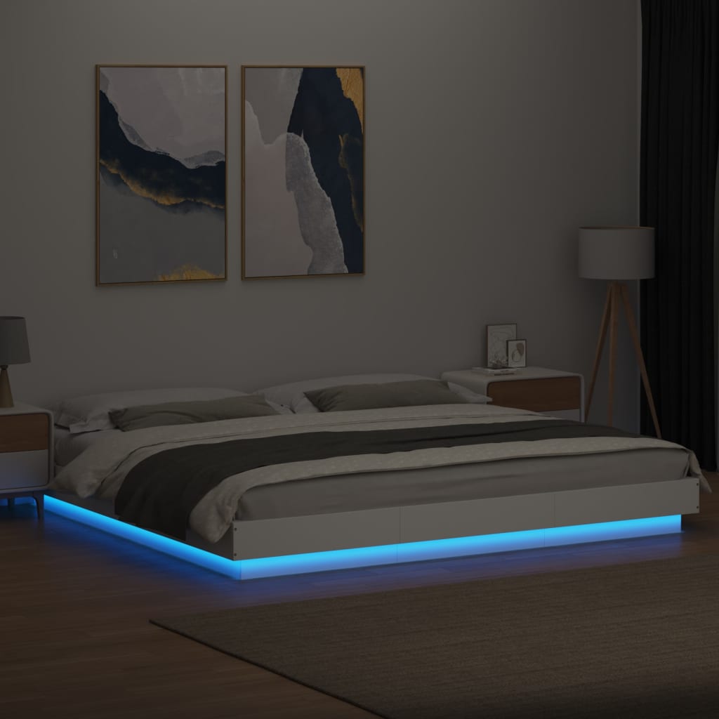 fehér szerelt fa ágykeret LED-del 200 x 200 cm