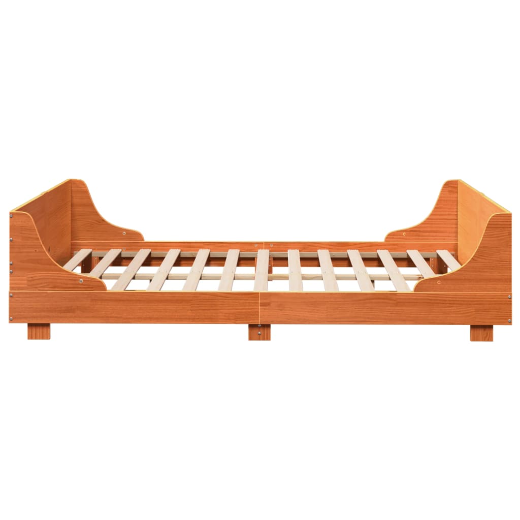 viaszbarna tömör fenyőfa ágy matrac nélkül 135 x 190 cm