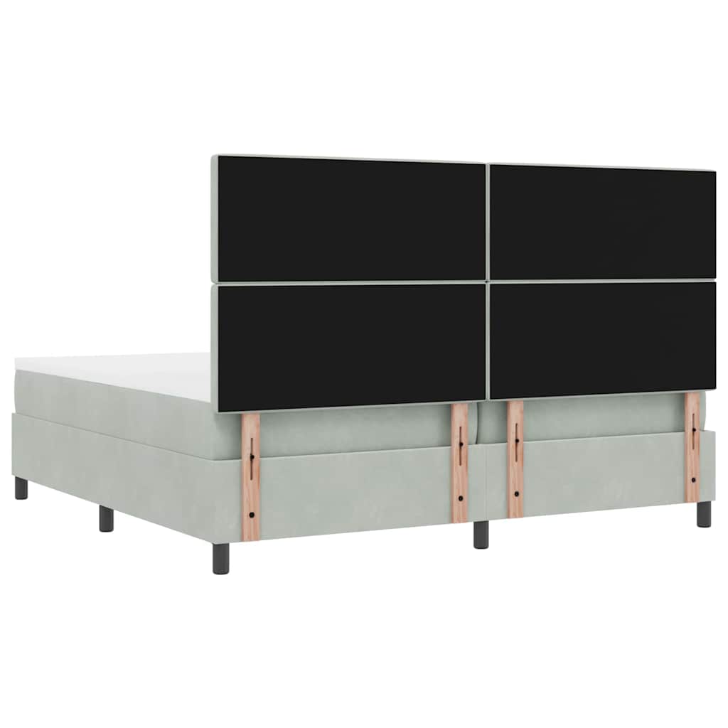 Boxrugós ágy matracmal Világosszürke 200 x 200 cm Bársony