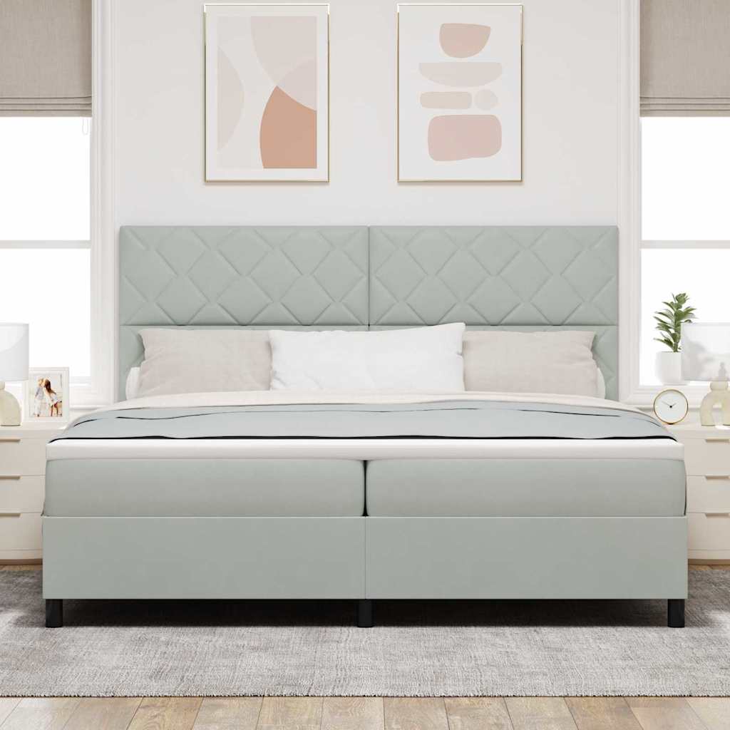 Boxrugós ágy fejtámlával Világosszürke 200 x 200 cm Bársony