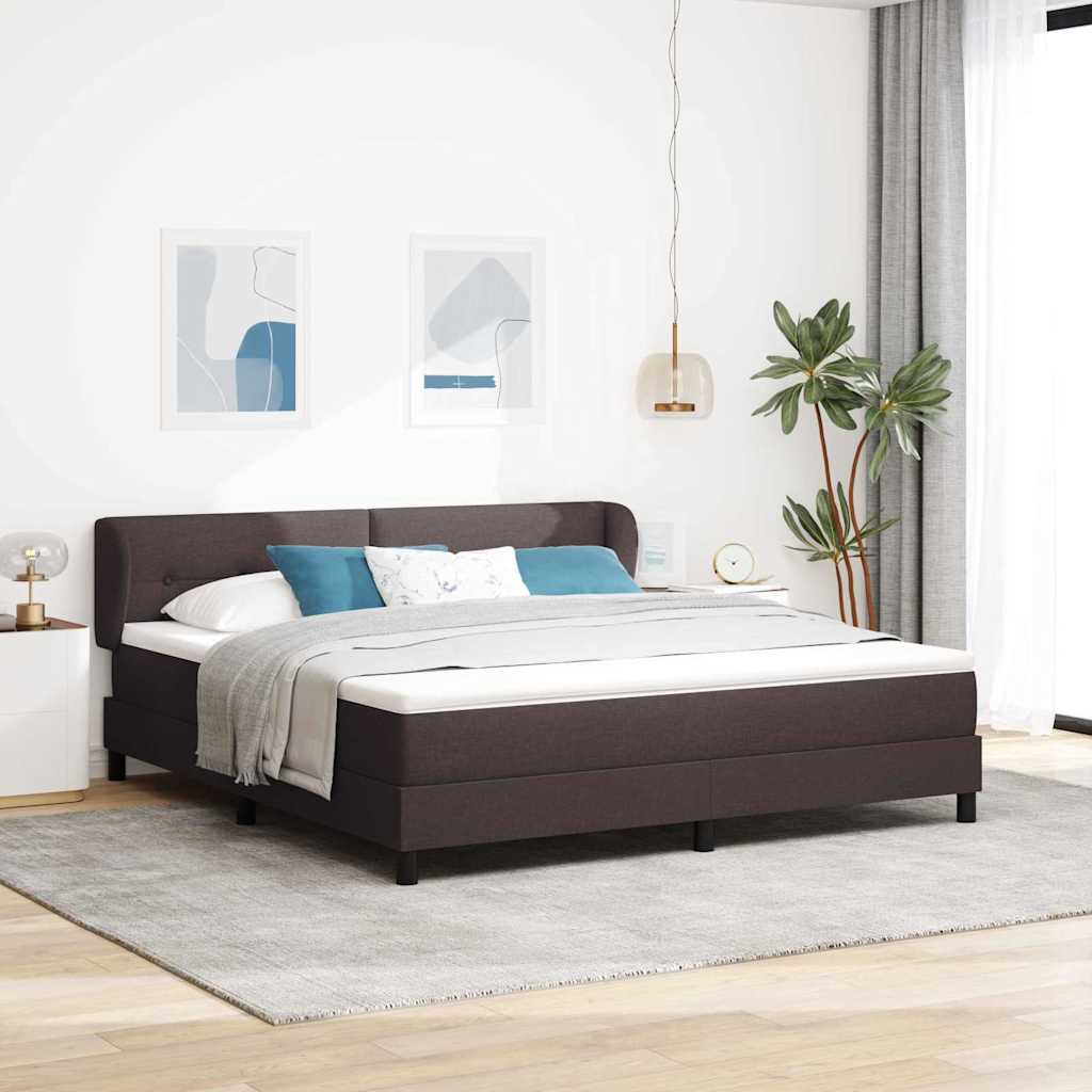 Boxrugós ágy fejtámlával Sötét Barna 180 x 200 cm szövet