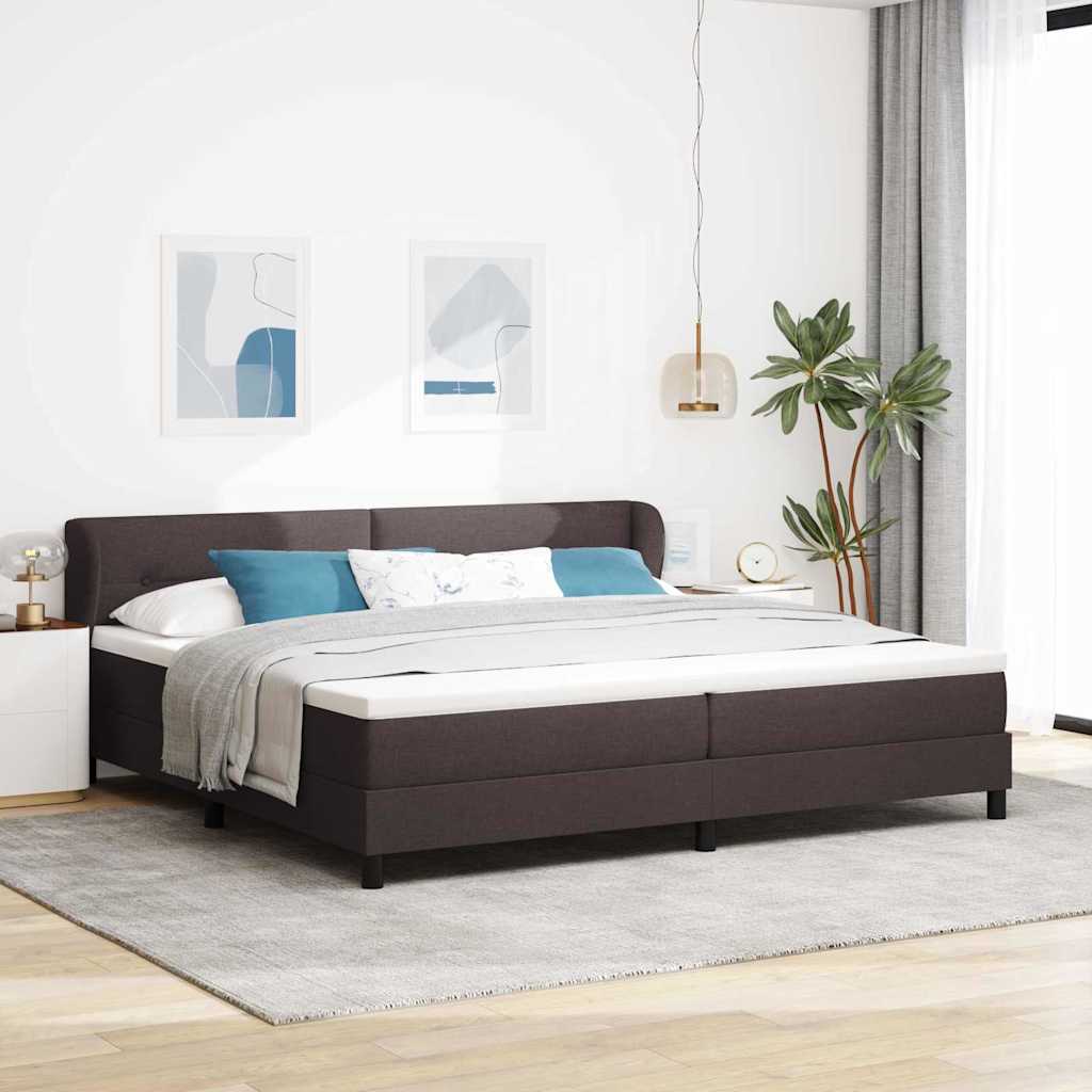 Boxrugós ágy fejtámlával Sötét Barna 200 x 200 cm szövet