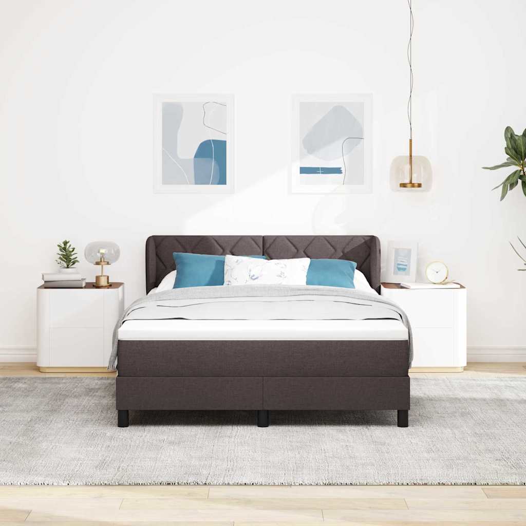 Boxrugós ágy fejtámlával Sötét Barna 140 x 190 cm szövet