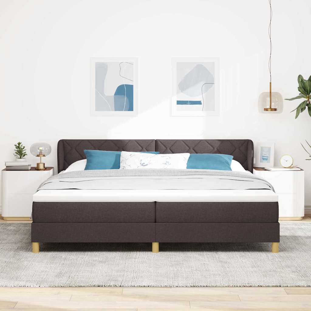 Boxrugós ágy fejtámlával Sötét Barna 200 x 200 cm szövet