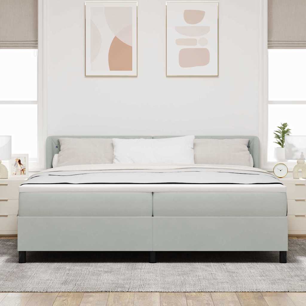Boxrugós ágy matracmal Világosszürke 200 x 200 cm Bársony