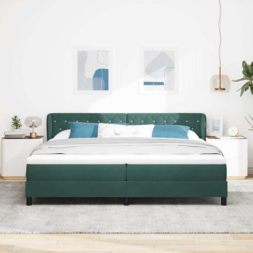 Boxrugós ágy matracmal Sötétzöld 200 x 200 cm Bársony