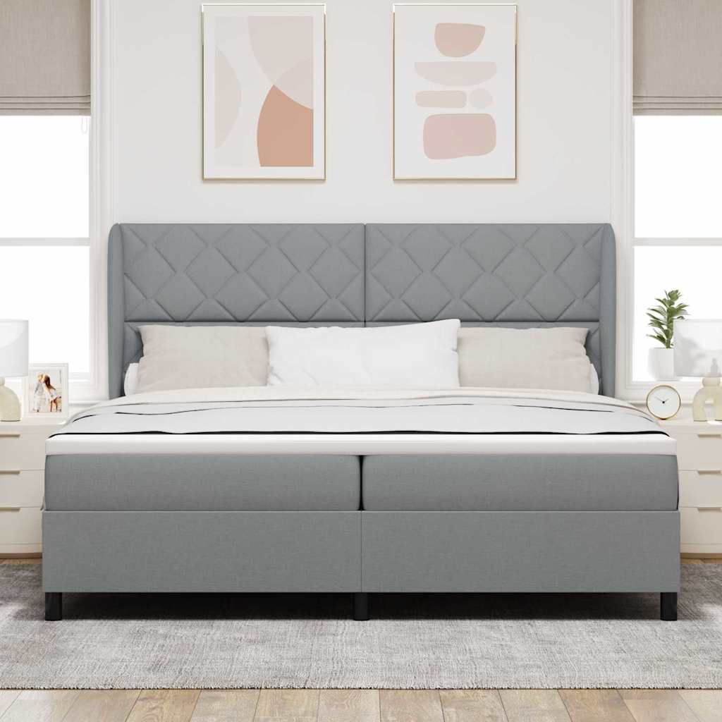 Boxrugós ágy fejtámlával Világosszürke 200 x 200 cm szövet