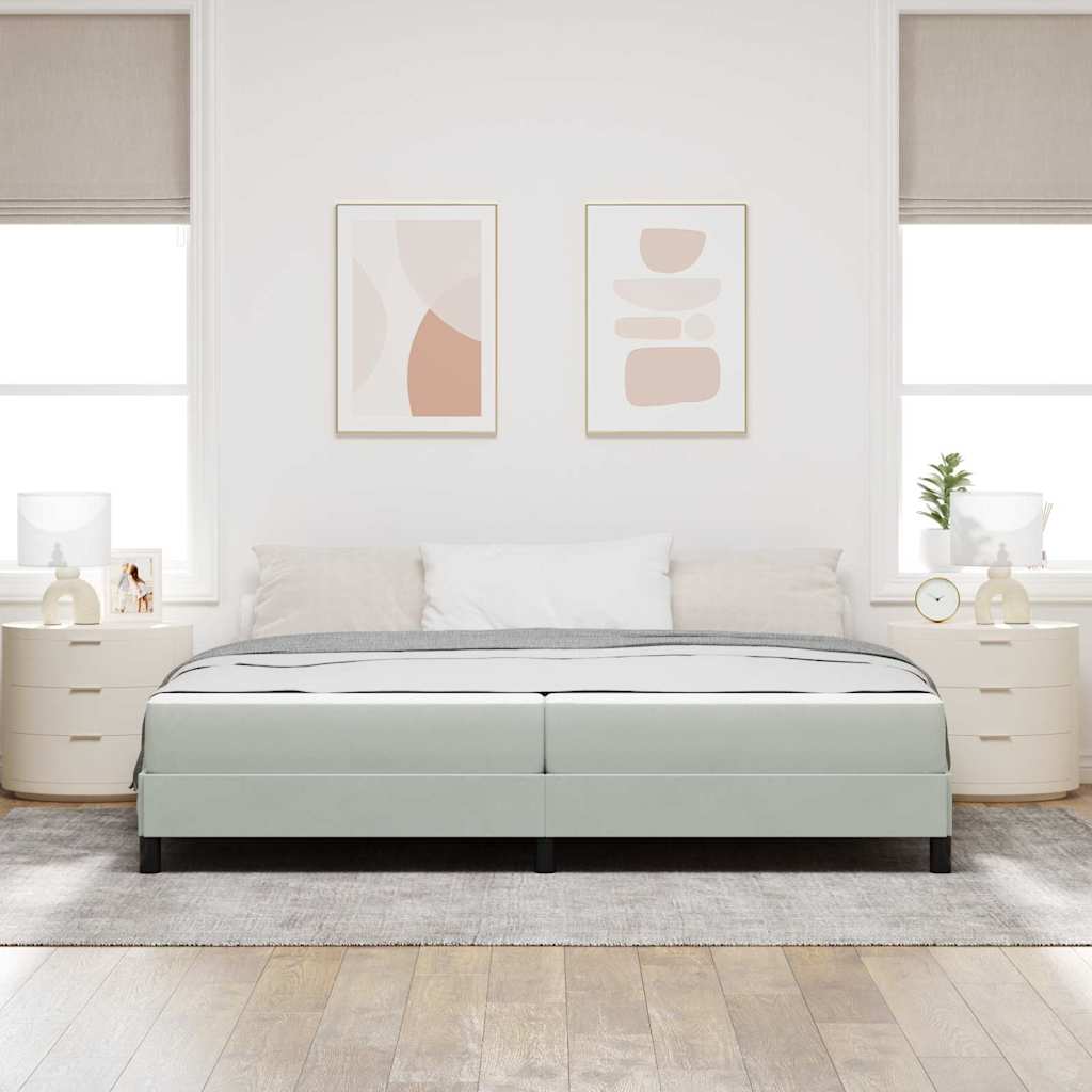 Boxrugós ágy matracmal Világosszürke 200 x 200 cm szövet