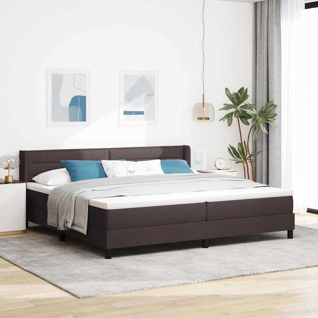 Boxrugós ágy fejtámlával Sötét Barna 200 x 200 cm szövet