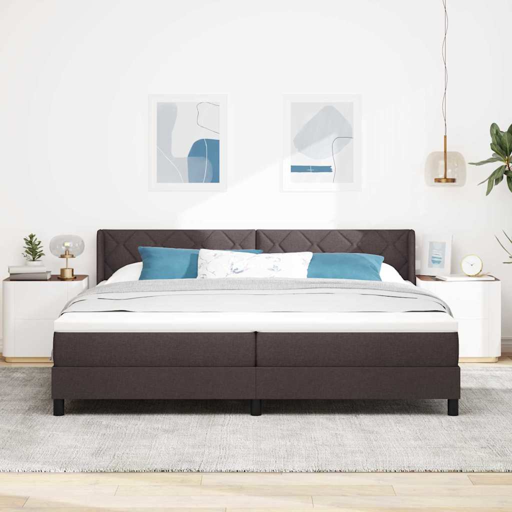 Boxrugós ágy fejtámlával Sötét Barna 200 x 200 cm szövet