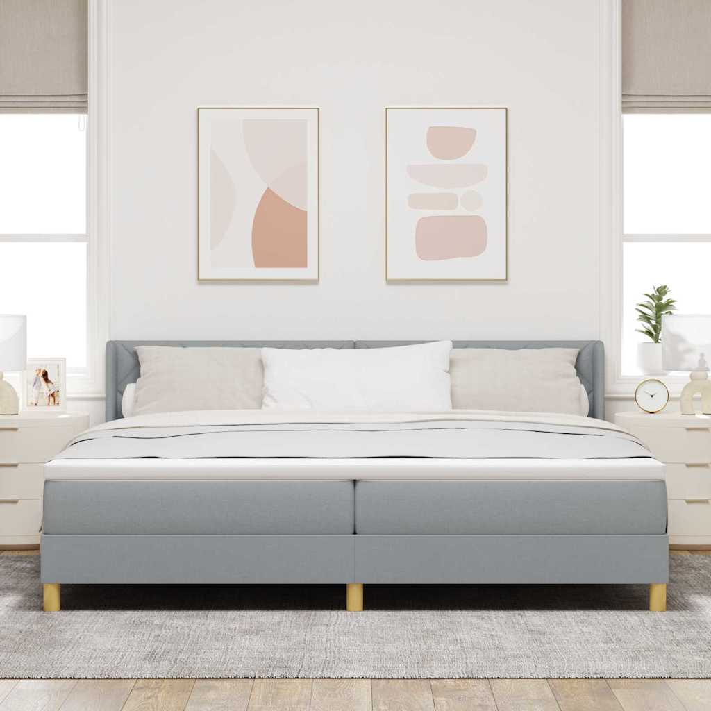 Boxrugós ágy fejtámlával Világosszürke 200 x 200 cm szövet