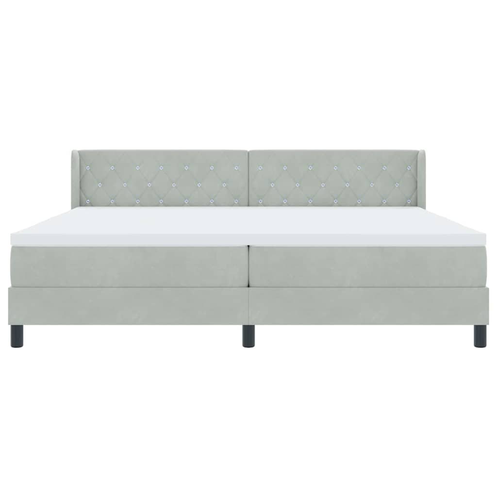 Boxrugós ágy fejtámlával Világosszürke 200 x 200 cm Bársony