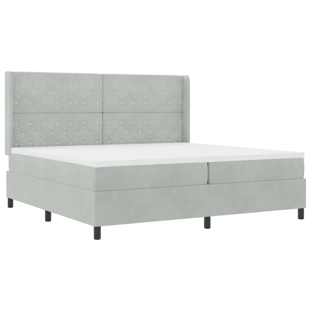 Boxrugós ágy matracmal Világosszürke 200 x 200 cm Bársony