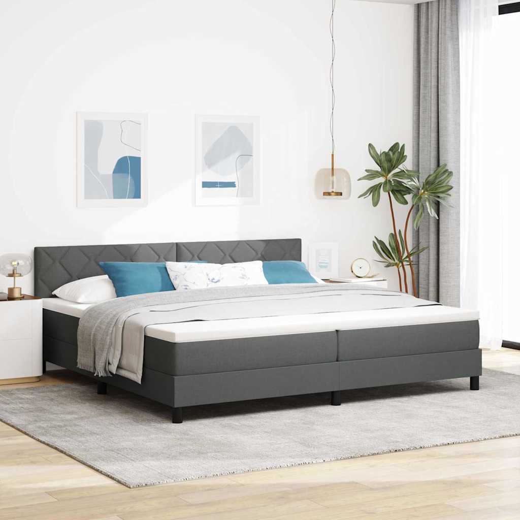 Boxrugós ágy LED szalagokkal Sötétszürke 200 x 200 cm szövet