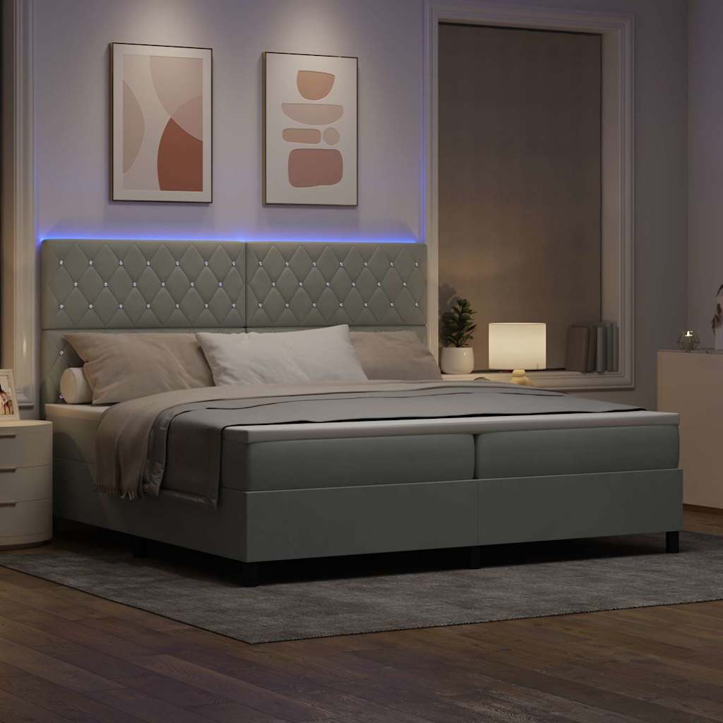 LED Box Spring Ágy matracmal Világosszürke 200 x 200 cm Bársony