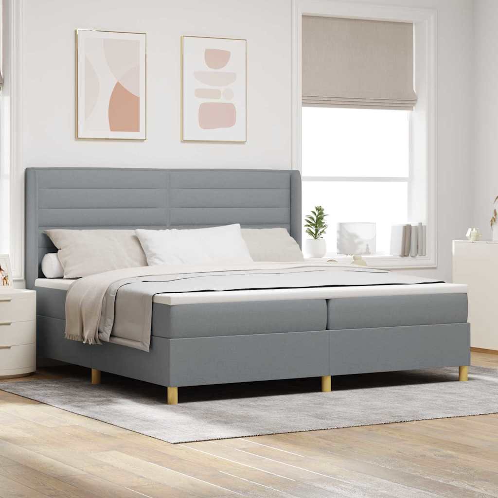 Boxrugós ágy LED szalagokkal Világosszürke 200 x 200 cm szövet