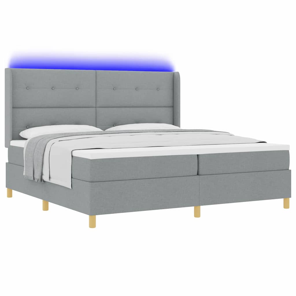 Boxrugós ágy LED szalagokkal Világosszürke 200 x 200 cm szövet