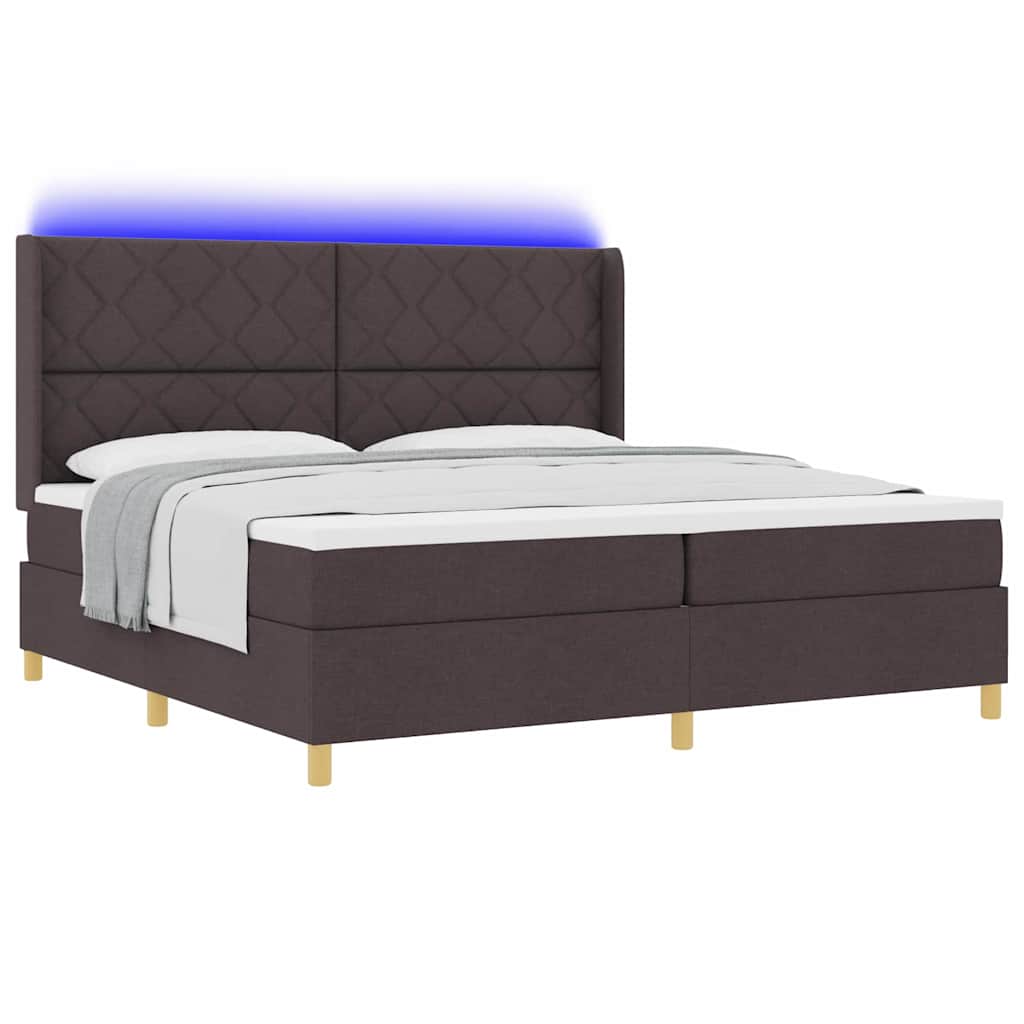 Boxrugós ágy LED szalagokkal Barna 200 x 200 cm szövet