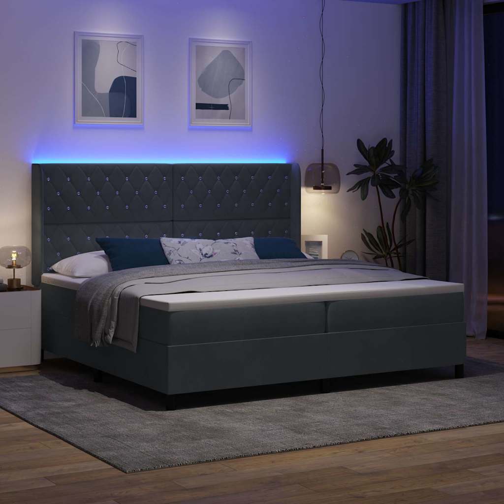 Boxrugós ágy matracmal leddel Sötétszürke 200 x 200 cm Bársony