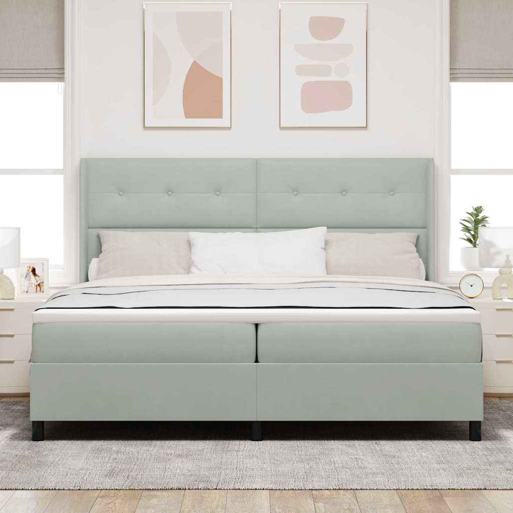 Boxrugós ágy matracmal Világosszürke 200 x 200 cm Bársony