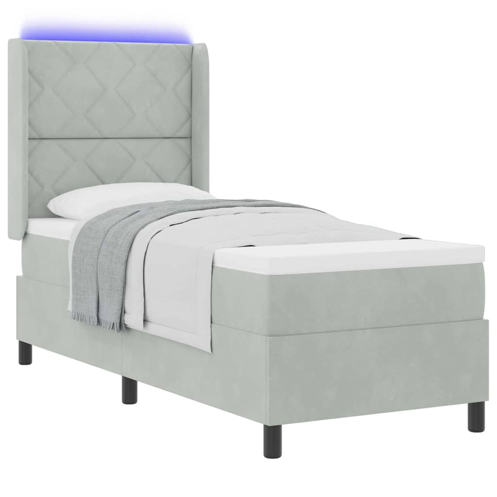Boxrugós ágy LED szalagokkal Világosszürke 80 x 200 cm Bársony