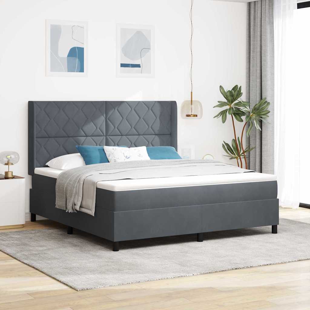 Boxrugós ágy LED szalagokkal Sötétszürke 180 x 200 cm Bársony