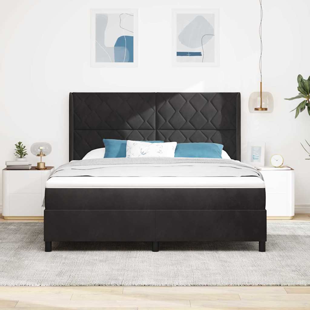 Boxrugós ágy LED szalagokkal Fekete 180 x 200 cm Bársony