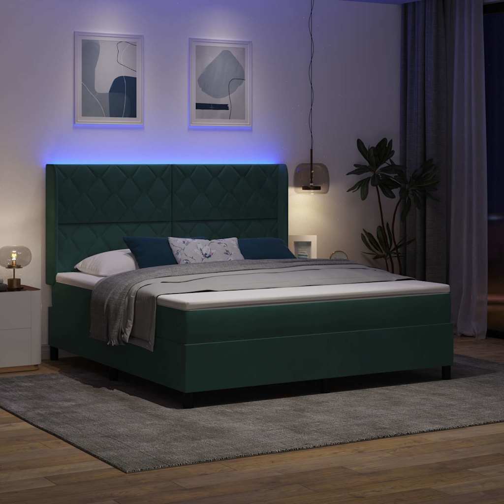 Boxrugós ágy LED szalagokkal Sötétzöld 180 x 200 cm Bársony