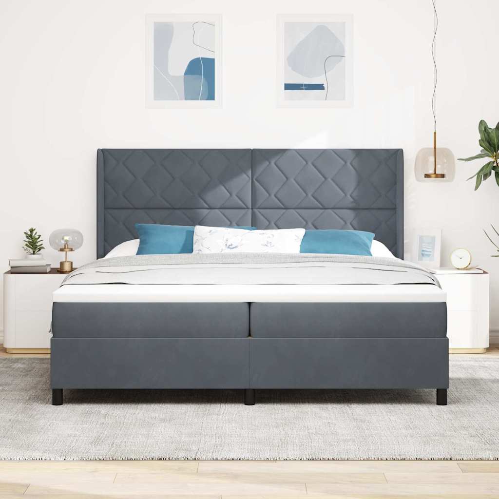 Boxrugós ágy LED szalagokkal Sötétszürke 200 x 200 cm Bársony
